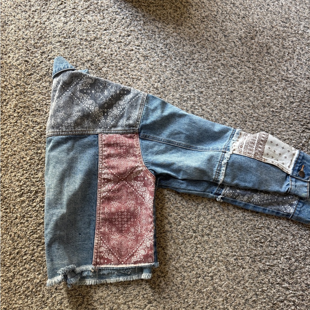 Easel Blue Jean Jacket with Patchwork Design - image 5
